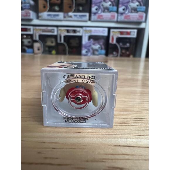 RARE CHASE BITTY Phoebe Buffay as Supergirl Friends 1" Funko Pop #705 Halloween - Picture 6 of 6